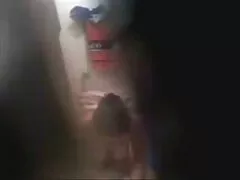 健康な男は、庭で忙しい学校を引き出しました 女の子 ため の エロ 動画