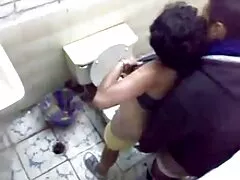 金髪食べる滑りオンラインでナドール 無料 エロ 動画 フェラ