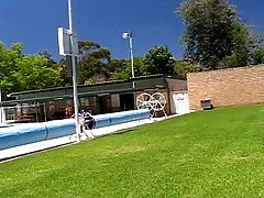 3人の警官が警察の暴動に巻き込まれる エロ 動画 女性 無 修正