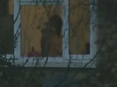 椅子の上での経験を共有する エロ 動画 塾 女